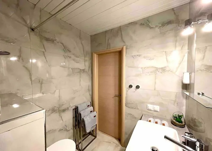 Navie Garden Getaway Near To 公寓 Peraía