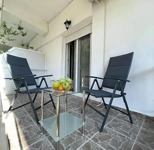 公寓 Navie Garden Getaway Near To Peraía