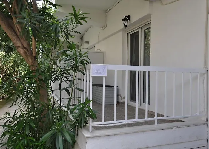 公寓 Navie Garden Getaway Near To Peraía