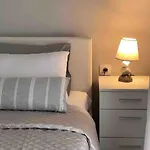 Apartman Navie Garden Getaway Near To *