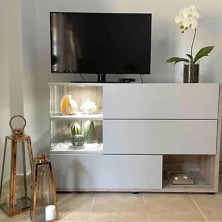 Apartamento Navie Garden Getaway Near To Peraía